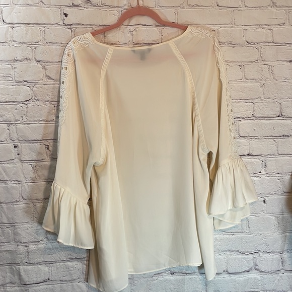 Banana Republic cream bell sleeve gorgeous blouse with amazing lace design XL - Picture 5 of 9